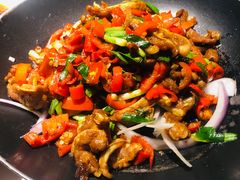 -阿瓦山寨·湘菜现炒·剁椒鱼头王(咸阳总店)