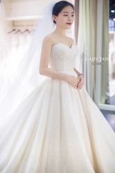 -Lady  Jane高端婚纱礼服馆