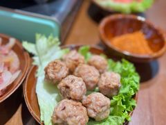 贵阳脆哨丸子-黔有有贵州酸汤夺夺粉火锅(五味十字店)