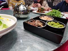 -新镇江酒家(南京西路店)