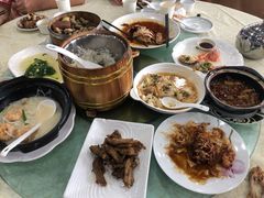 -鹏城人家海鲜酒家·23年老字号(较场尾店)
