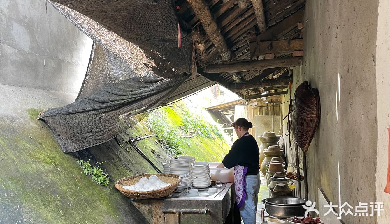 在成都双流有家最破的网红馆子