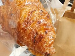 焦糖牛角包-PAPER STONE BAKERY(天环店)
