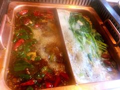 -老牌坊云南鱼豆花火锅(爱建店)