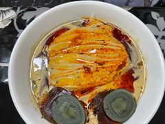 -何老二卤汁凉粉