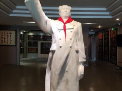 -毛泽东像章珍藏馆