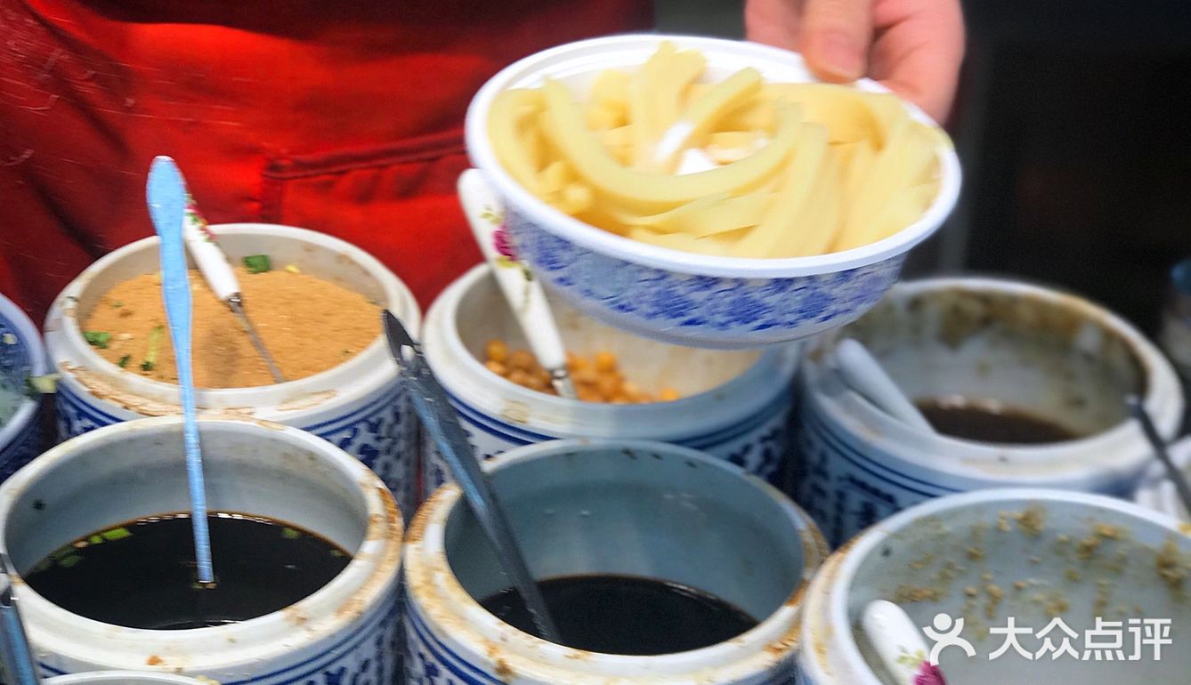 终于让我找到好吃的黄凉粉😋好久没吃过了