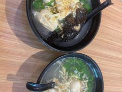 油豆腐百叶包粉丝汤-小杨生煎(香港名都店)