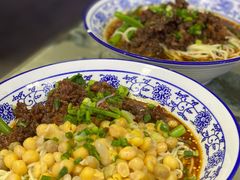 豌豆杂酱面-渝之汇牛肉豌杂面