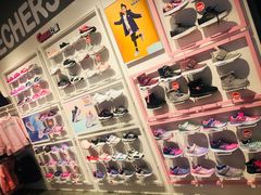 -SKECHERS 斯凯奇(上海国际时尚中心店)