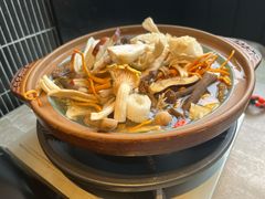 -饱嗝·小炒云南菜·见手青乌鸡汤锅(来凤街国创园店)