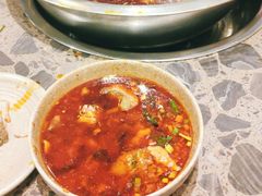 -肖肖酸萝卜鱼火锅(总店)