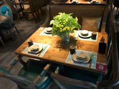 -临界音乐酒馆·小龙虾·江湖菜(华熙LIVE·鱼洞店)