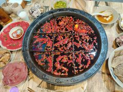 -渝嘴小老弟老火锅(华新村店)
