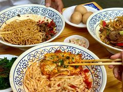 -李与白包子铺(桐梓林店)