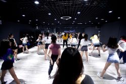 点击看大图 -Hyun极炫舞蹈