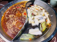 菌香鸳鸯锅-晓宇重庆火锅(赛格国际购物中心店)
