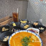 荥阳新晋美食/一家浇头超多的港式米线