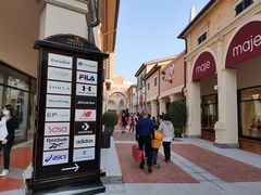 -佛罗伦萨小镇广佛名品奥特莱斯(疏港路店)