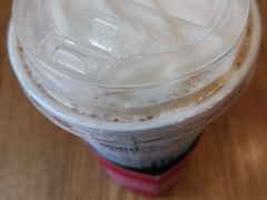 -85度C(生甜甜圈研究工坊·上海局门店)