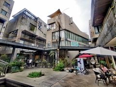 -泉乐坊步行街(烟酒特产平价超市店)