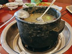 -鲁朗纳麦石锅鸡庄园