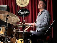 -东岸Cafe 爵士俱乐部