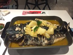 菠萝酸辣烤鱼-鱼酷活鱼烤鱼(恒隆广场店)