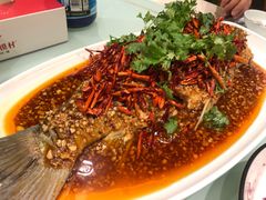 蒜爆四孔鲤鱼-大张烙馍村(泉山店)