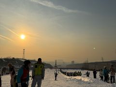 -采薇庄园四季滑雪场