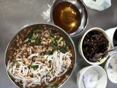-正宗杨记普洱酸醋米线(总店)