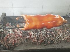 -黄记四更烤乳猪店