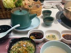 -洪氏嗨捞·猪肚鸡火锅(阳光天地店)