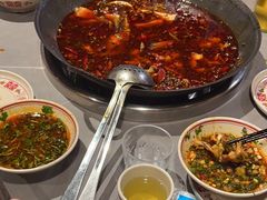 -吃城都·鱼蛙火锅(西玉龙街店)