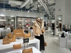 -百年港湾奥特莱斯(香炉礁店)
