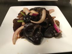 紫洋葱拌木菌-北京王府井希尔顿酒店·秦唐中餐厅Chynna
