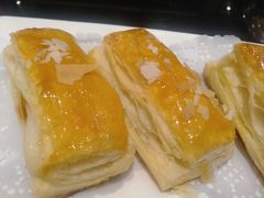 榴莲酥-高第街56号港式餐厅·精选(世茂广场宽厚里大明湖店)