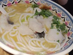 -鑫花溪牛肉米粉(人民广场店)
