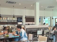 -Chom Cafe and Restaurant