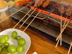 -哈尔滨小酒馆·鲜肉现穿自助烧烤(康新花园店)