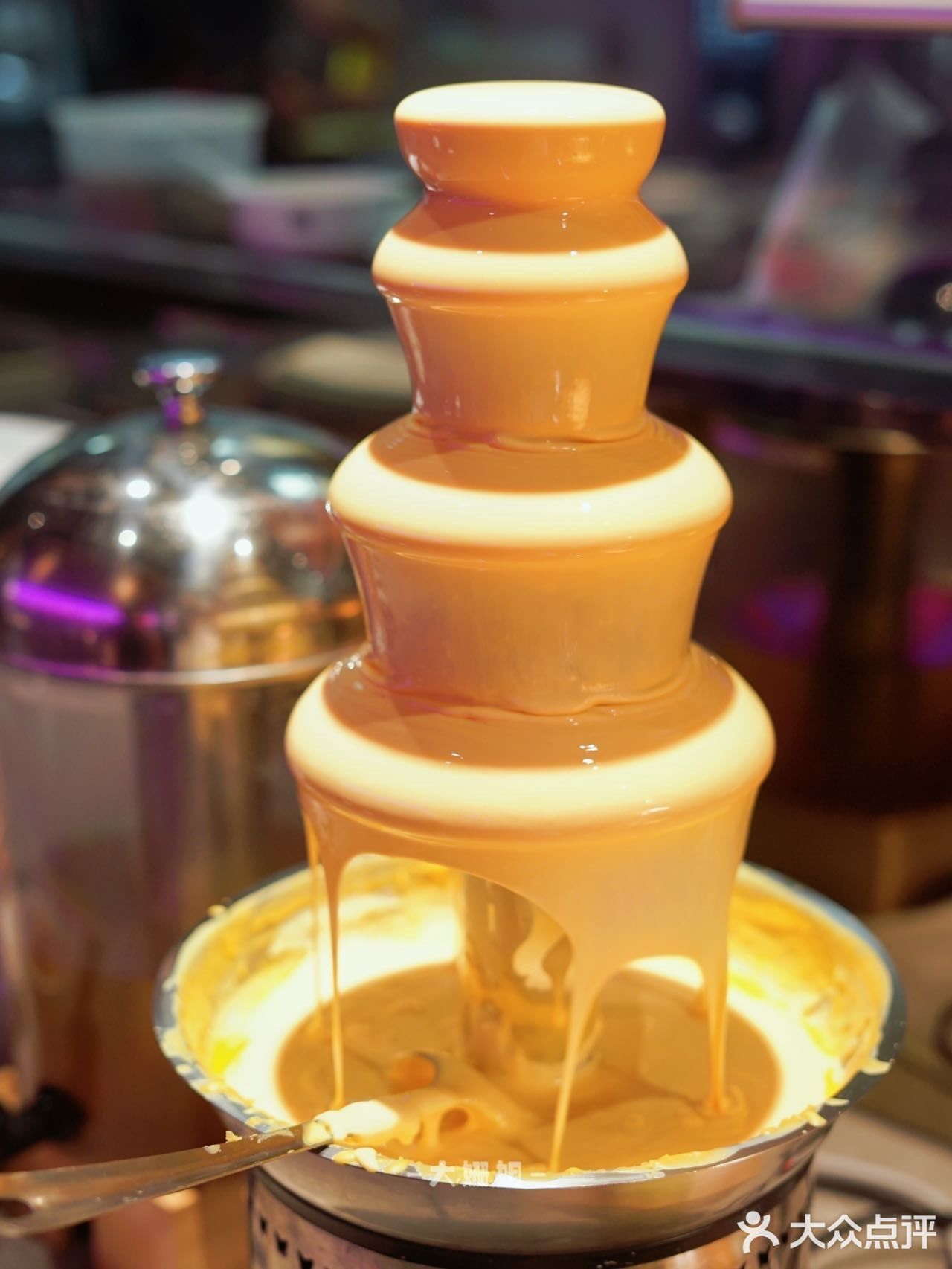 新品来啦，在比格比萨自助实现芝士瀑布配炸鸡🍗