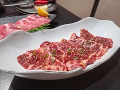 -山川小町·极番烧肉(新地假日广场店)
