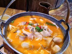 -老滇山寨•云南特色菜•地方菜•民族风情歌舞表演(金碧店)