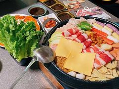 -豚妈妈汤饭·部队锅(南京东路店)
