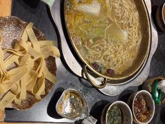 -顶顶汤火牛排火锅·经典铜锅涮肉