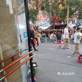 等了没五分钟就上餐了。他家的丸子砂锅不错
