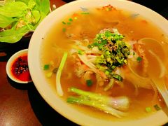 -大头虾越式风味餐厅(光明广场店)