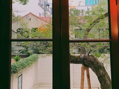 -Nathalie Djurberg与Hans Berg“牛皮纸包裹的月亮”-Prada荣宅当季展览