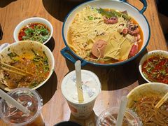 -万记麻辣烫国展总店