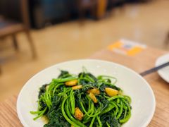 拍蒜炒红薯叶-永記粤菜·五指毛桃花雕鸡煲(九亭店)